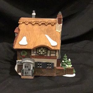 Department 56 BetsyTrotwoods Cottage